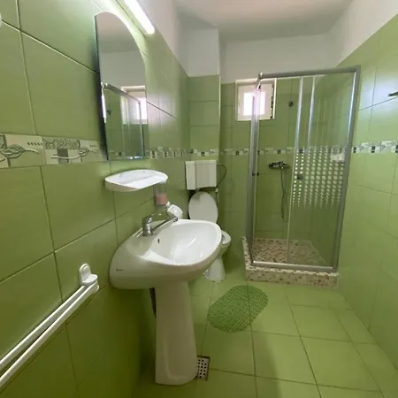 Iorga's House וילה אפורי נורד